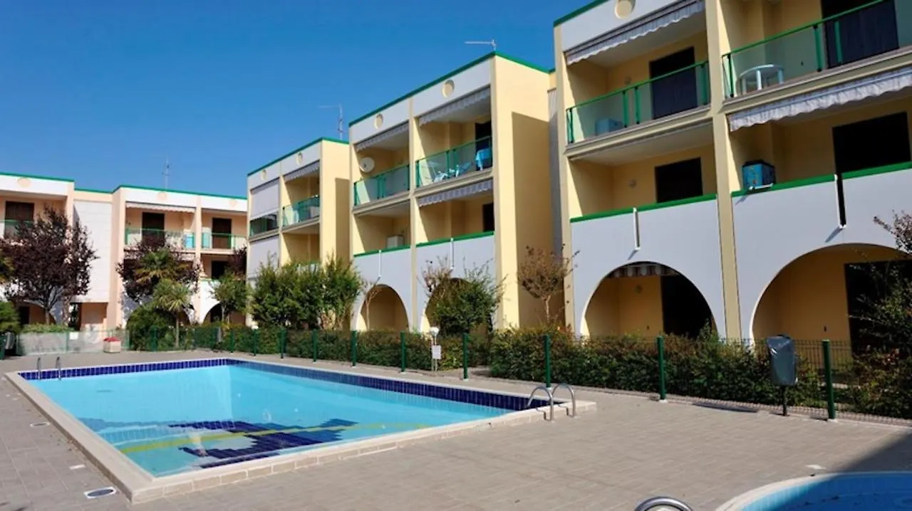 Three-Room Apartment With Swimming Pool In The Nearby Of The Renowned Spa Bibione