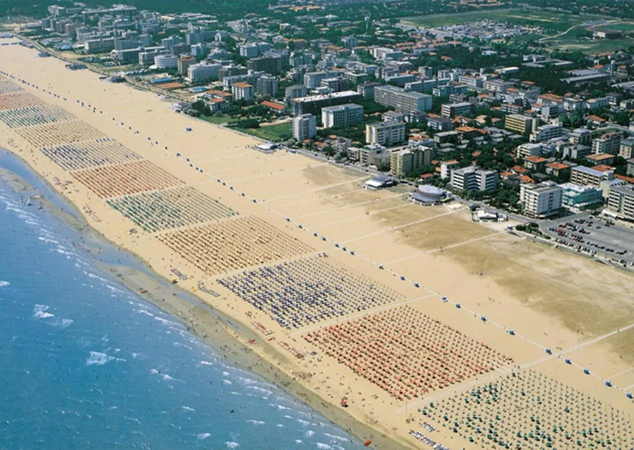 Three-Room Apartment With Swimming Pool In The Nearby Of The Renowned Spa Bibione