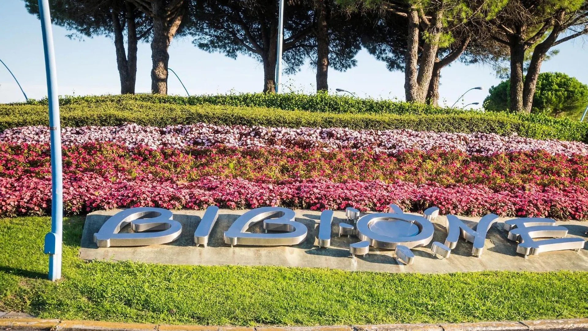 Three-Room Apartment With Swimming Pool In The Nearby Of The Renowned Spa Bibione Italy